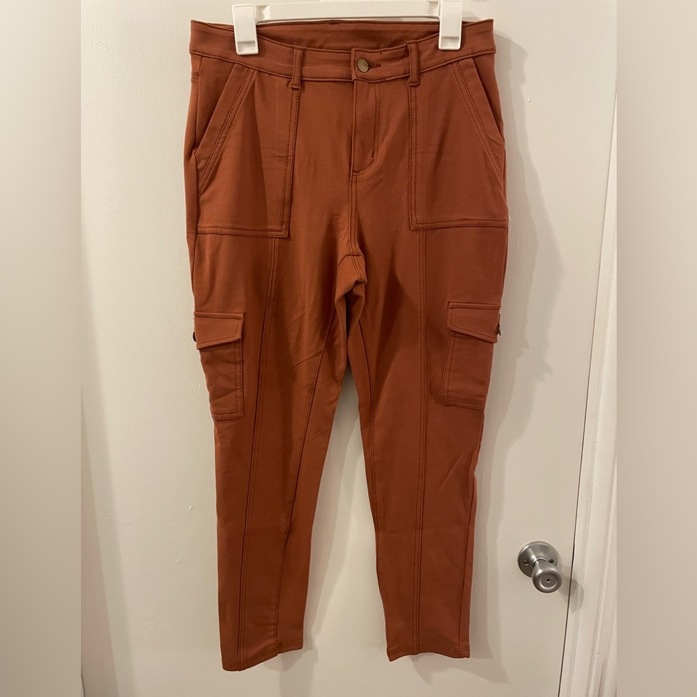 Time and Tru Women’s Rust Cargo Pants